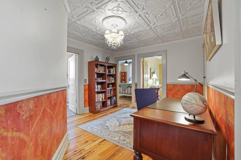 Charming Victorian Home - 2 Minutes To Downtown Lancaster Eksteriør billede
