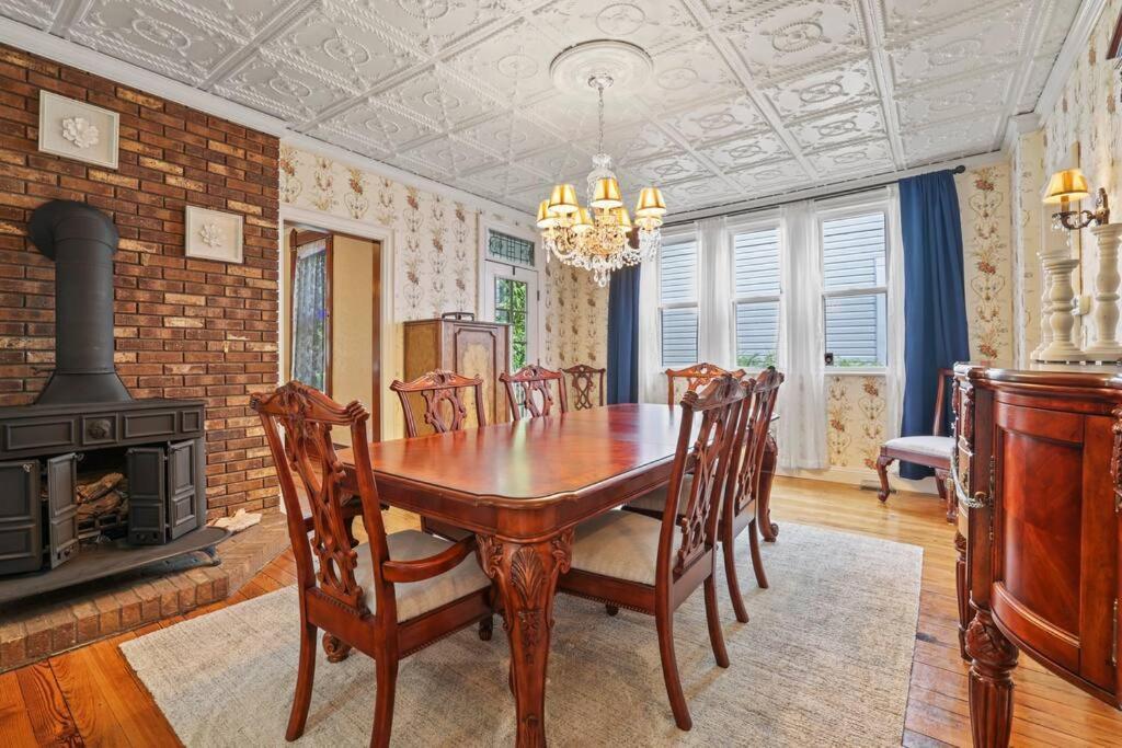 Charming Victorian Home - 2 Minutes To Downtown Lancaster Eksteriør billede